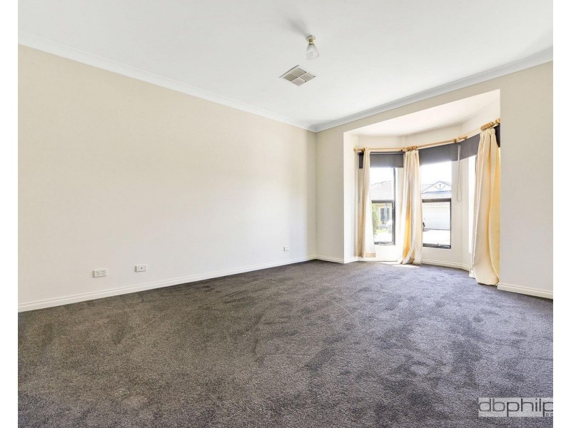 6 Mallard Crescent, Mawson Lakes SA 5095