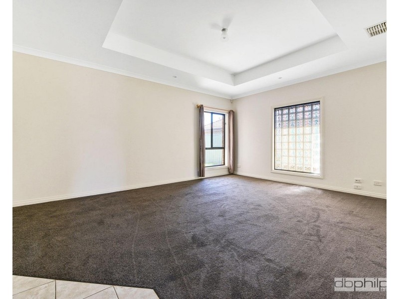 6 Mallard Crescent, Mawson Lakes SA 5095