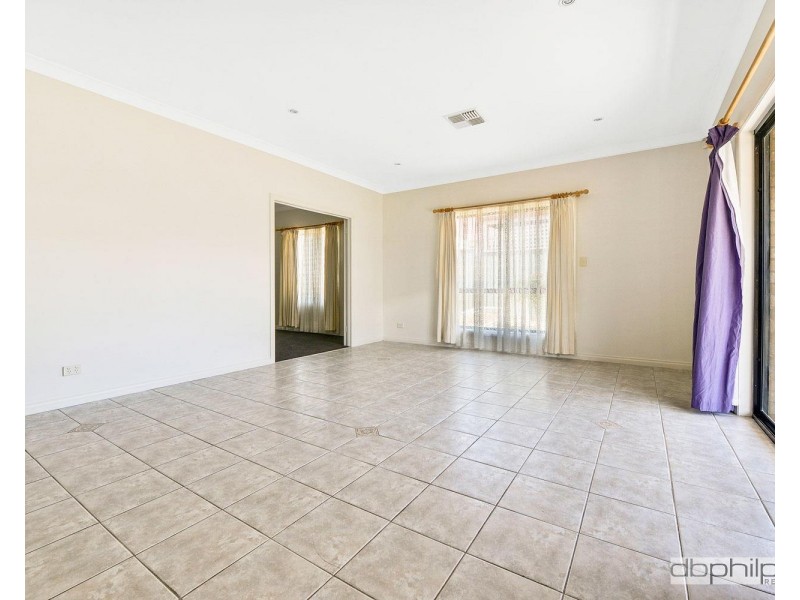 6 Mallard Crescent, Mawson Lakes SA 5095