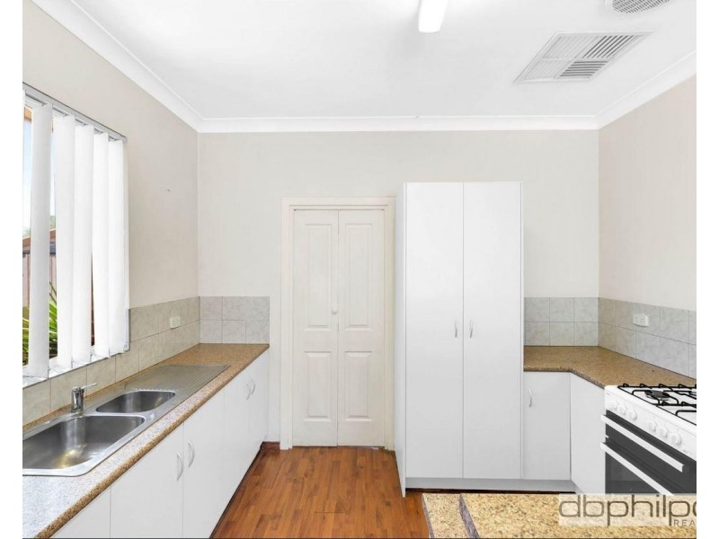 18 Crisp Road, Elizabeth Downs SA 5113