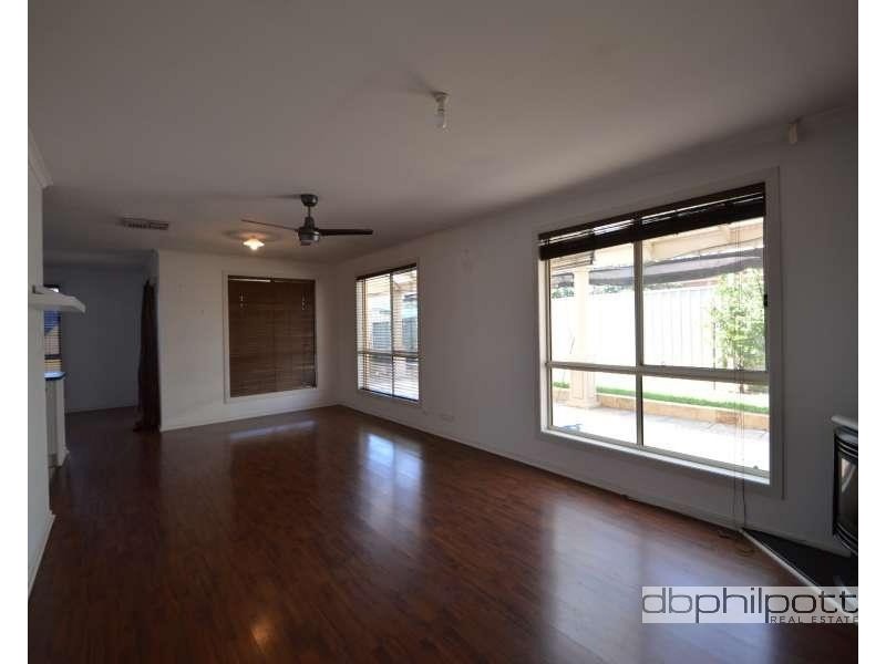 13 Cyclamen Avenue, Para Hills West SA 5096