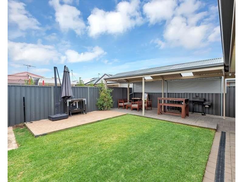 63 Riesling Crescent, Andrews Farm SA 5114