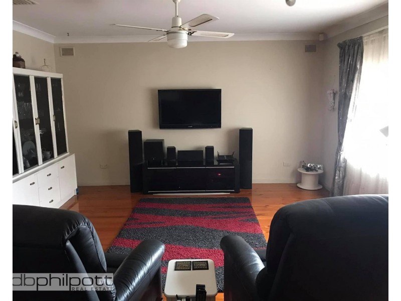 18 Warren Road, Para Vista SA 5093