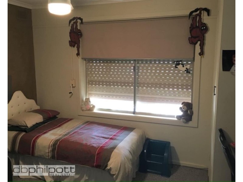 18 Warren Road, Para Vista SA 5093