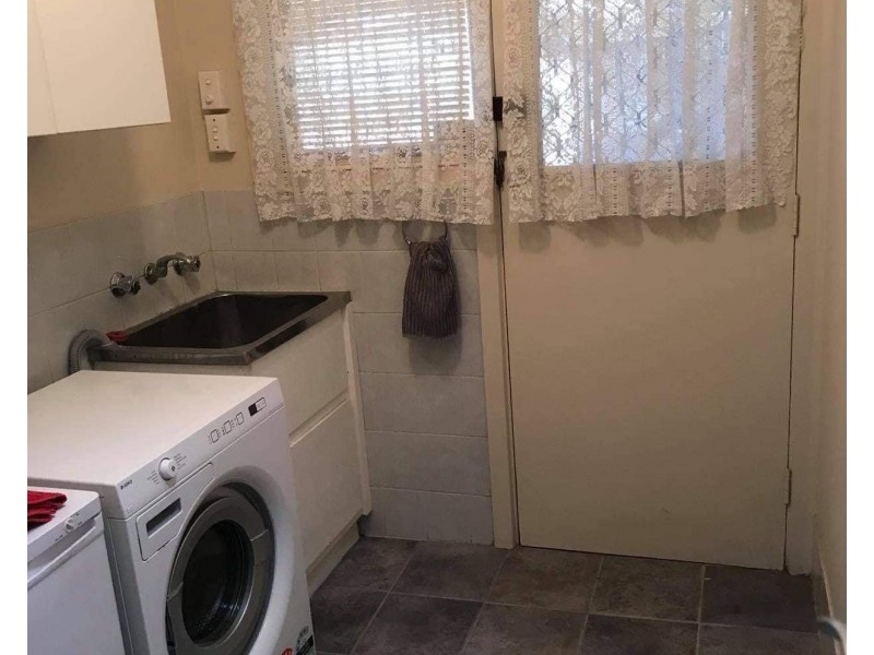 18 Warren Road, Para Vista SA 5093