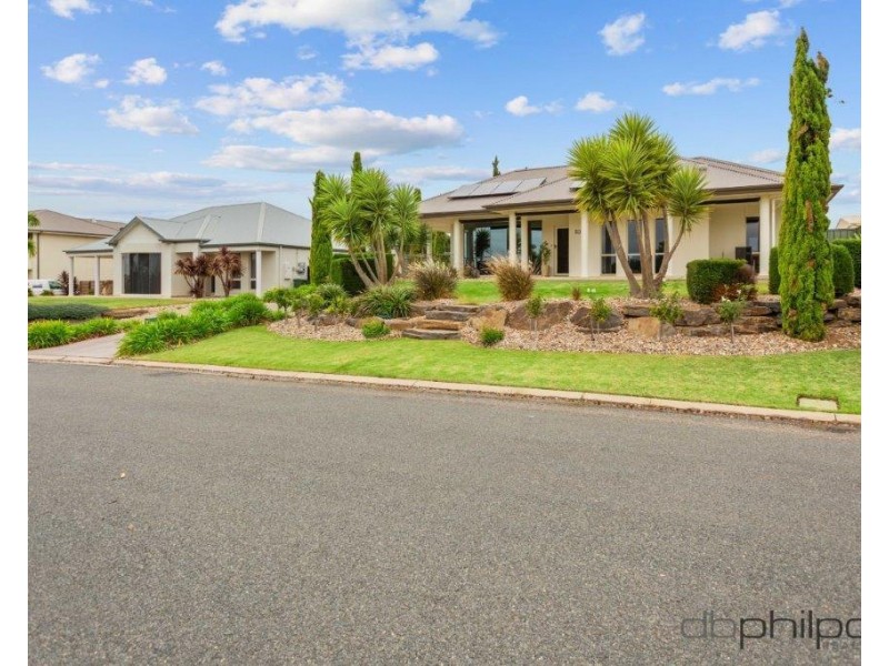 20 Queen Louisa Drive, Long Flat SA 5253
