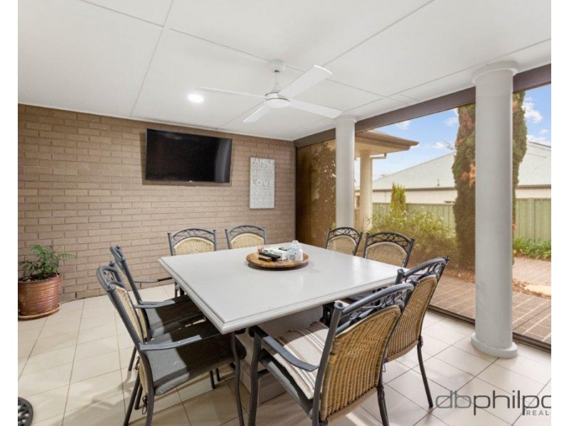 20 Queen Louisa Drive, Long Flat SA 5253