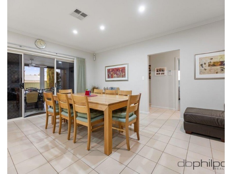 20 Queen Louisa Drive, Long Flat SA 5253