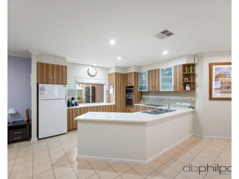 20 Queen Louisa Drive, Long Flat SA 5253
