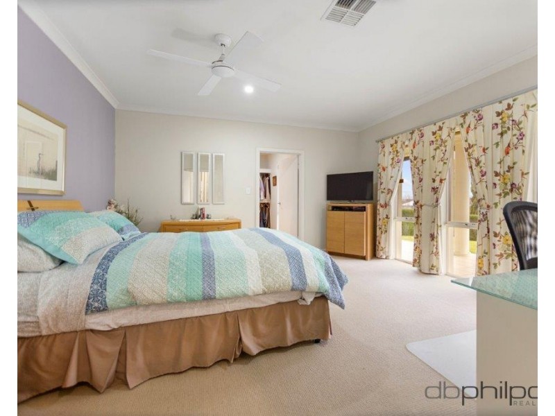 20 Queen Louisa Drive, Long Flat SA 5253