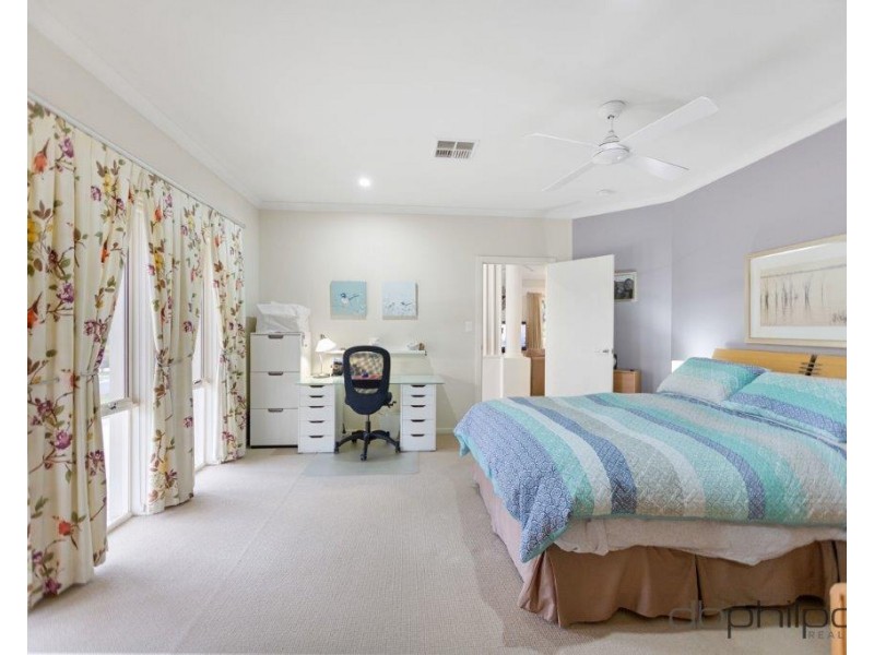 20 Queen Louisa Drive, Long Flat SA 5253