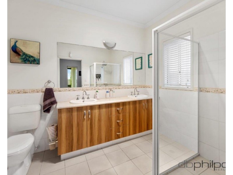 20 Queen Louisa Drive, Long Flat SA 5253