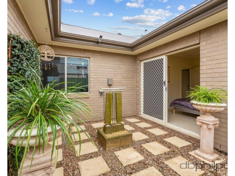 20 Queen Louisa Drive, Long Flat SA 5253
