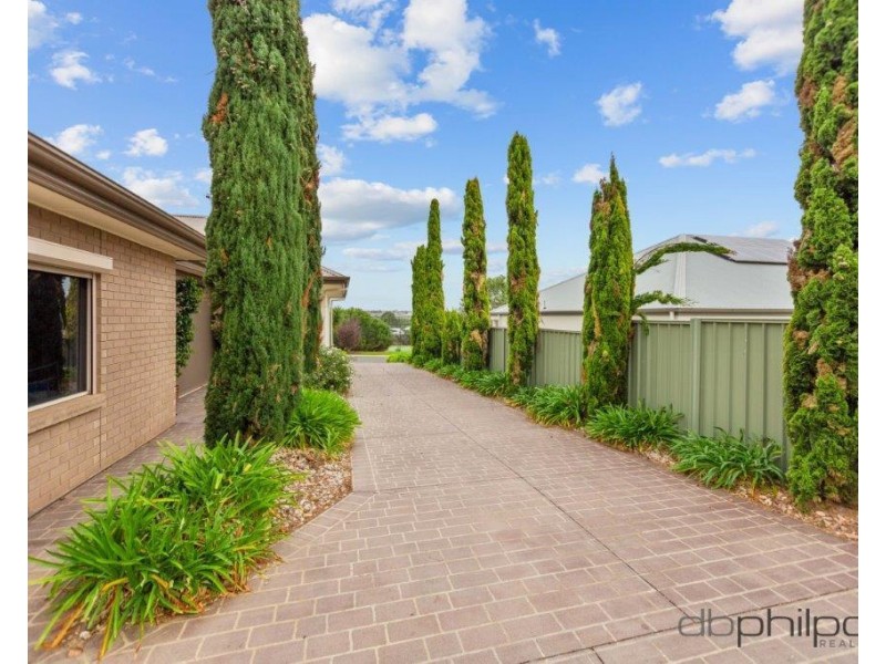 20 Queen Louisa Drive, Long Flat SA 5253