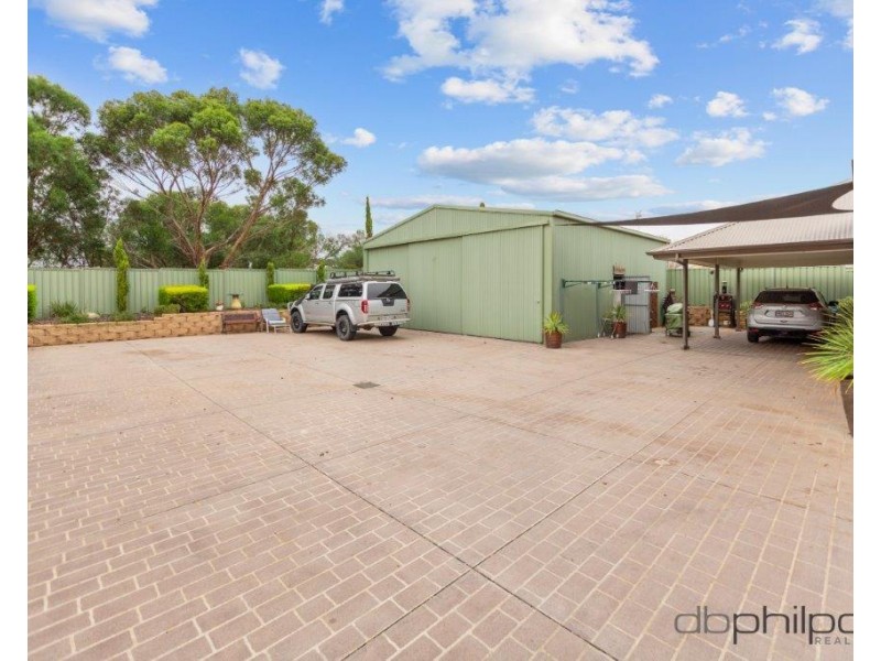 20 Queen Louisa Drive, Long Flat SA 5253
