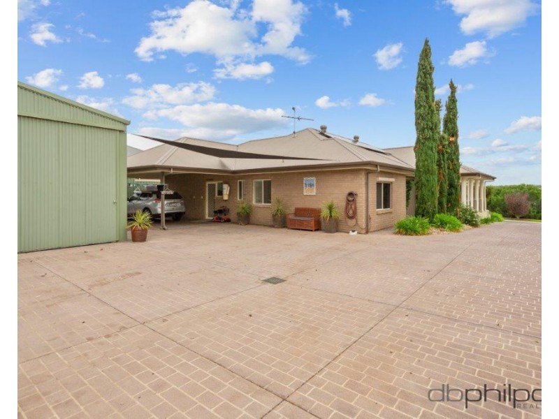 20 Queen Louisa Drive, Long Flat SA 5253