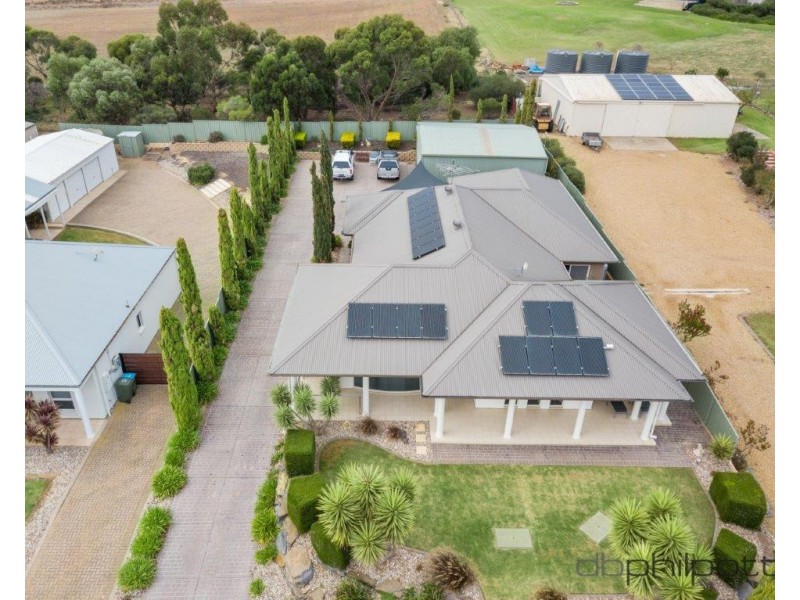 20 Queen Louisa Drive, Long Flat SA 5253