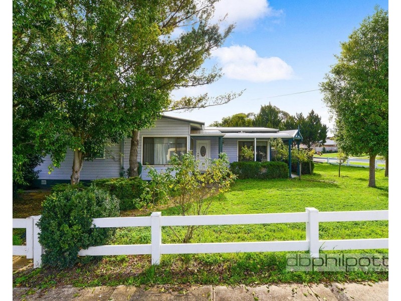 10 Harvey Avenue, Gilles Plains SA 5086