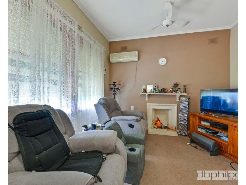 17 Longleat Road, Elizabeth Vale SA 5112