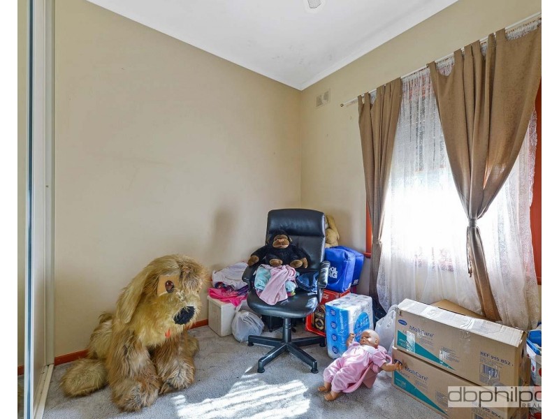 17 Longleat Road, Elizabeth Vale SA 5112