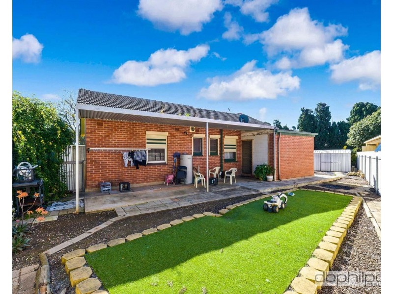 17 Longleat Road, Elizabeth Vale SA 5112