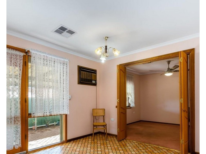 6 Hilliard Place, Para Vista SA 5093