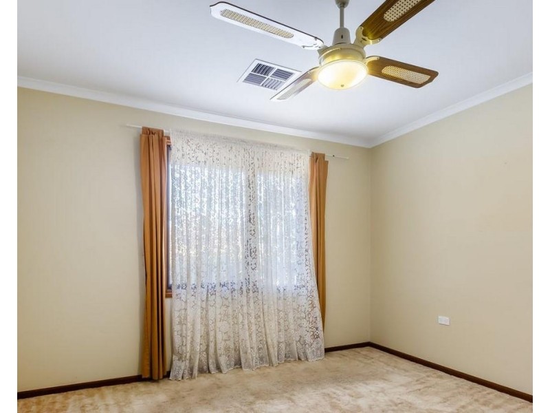 6 Hilliard Place, Para Vista SA 5093