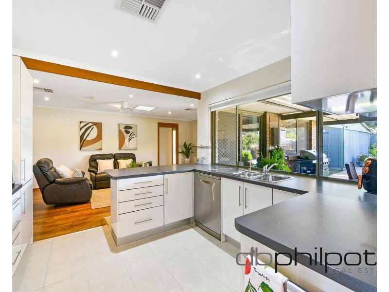 5 Doulton Crescent, Modbury Heights SA 5092