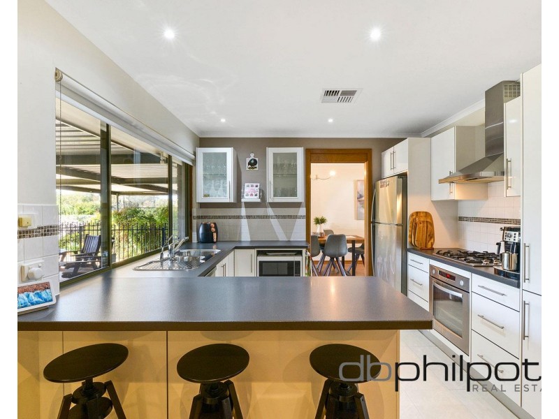 5 Doulton Crescent, Modbury Heights SA 5092