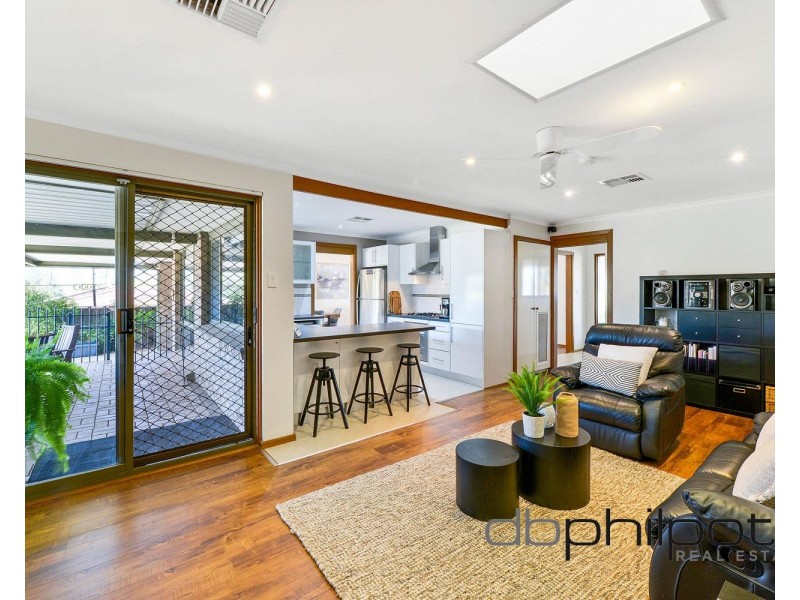 5 Doulton Crescent, Modbury Heights SA 5092