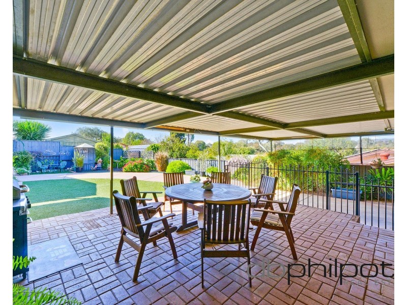 5 Doulton Crescent, Modbury Heights SA 5092