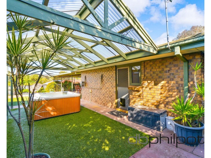 5 Doulton Crescent, Modbury Heights SA 5092