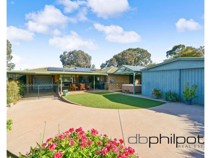5 Doulton Crescent, Modbury Heights SA 5092