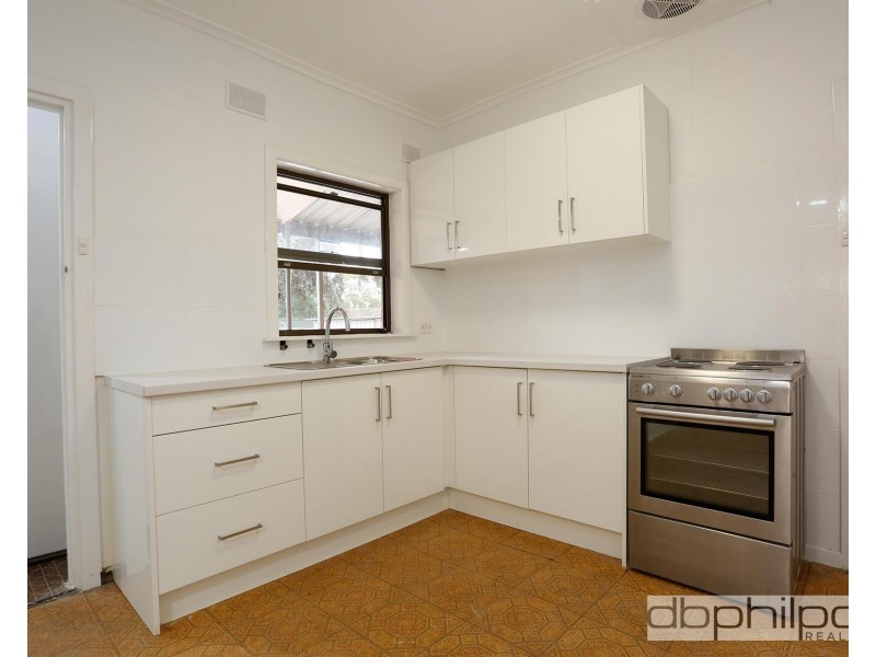 6 Brady  Street, Elizabeth Downs SA 5113