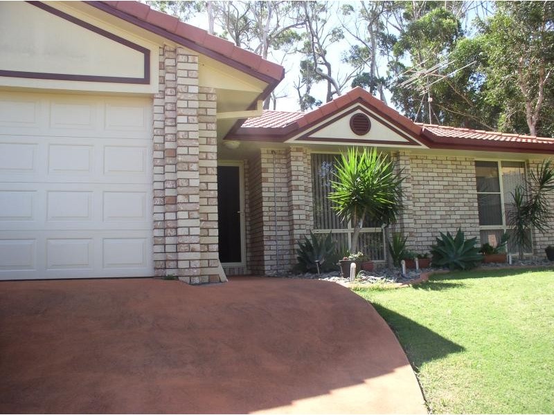 13 McPhee Cl, Woolgoolga NSW 2456