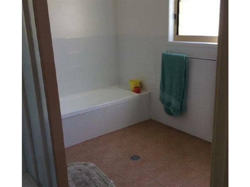 2/1 Lakeview  Avenue, Safety Beach NSW 2456