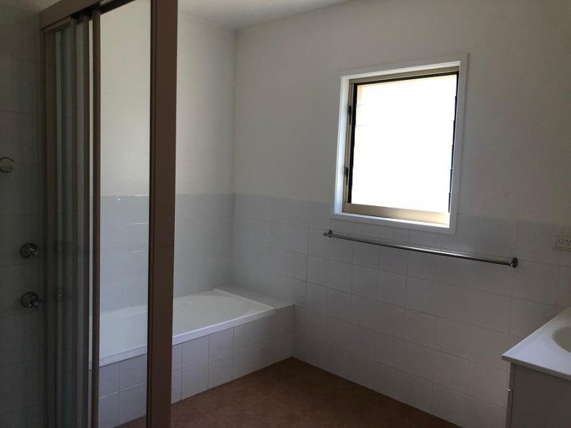 2/1 Lakeview  Avenue, Safety Beach NSW 2456