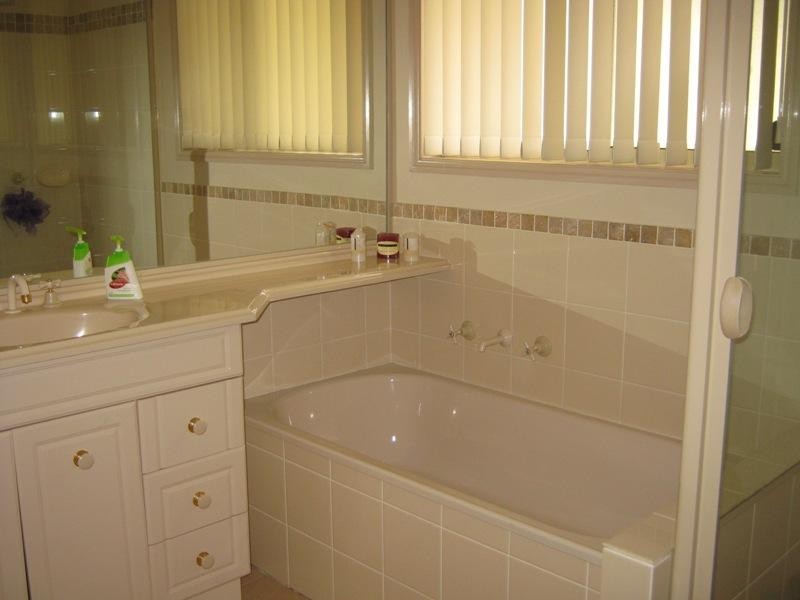 13 McPhee Cl, Woolgoolga NSW 2456