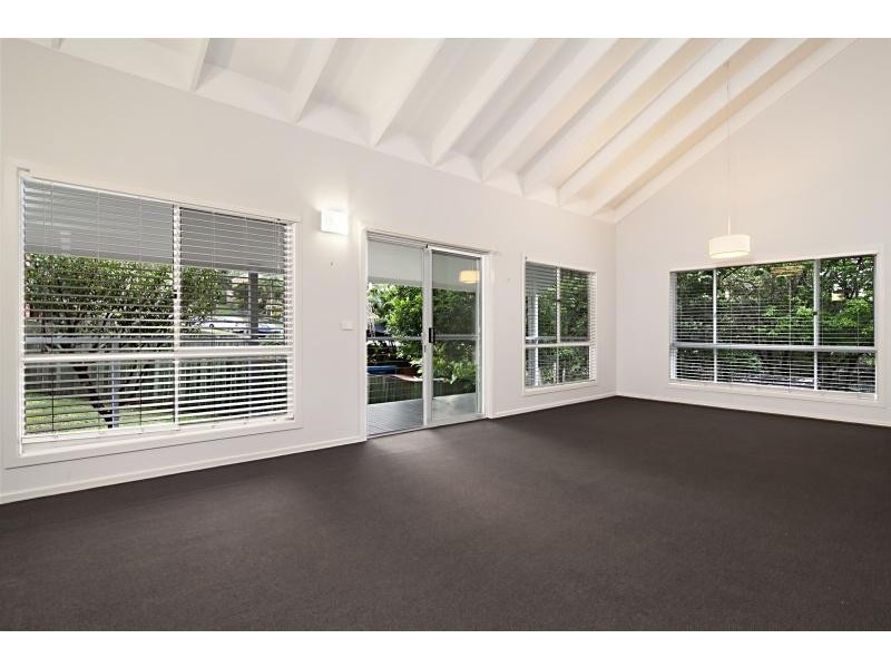 17 Schofield Dr, Safety Beach NSW 2456