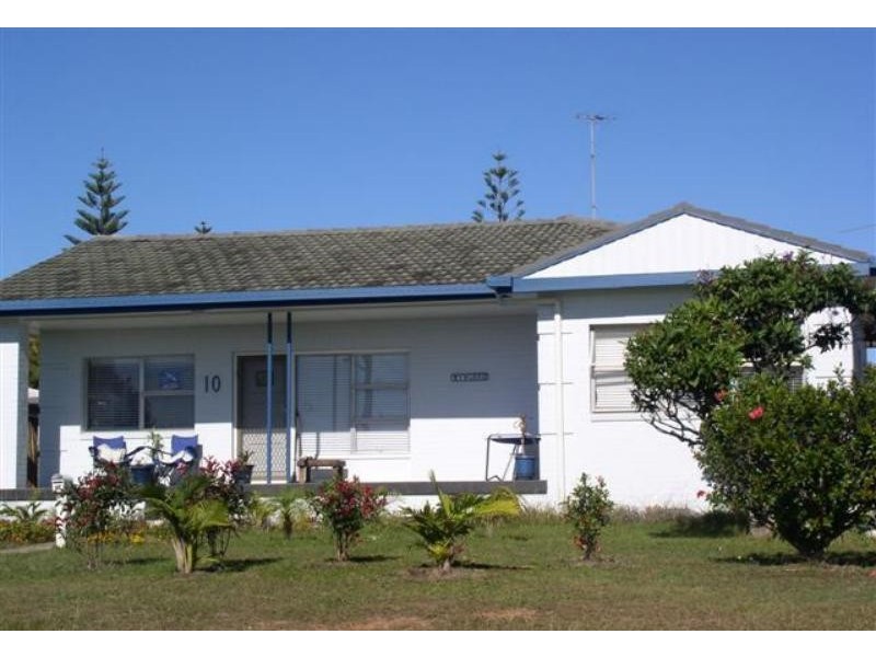 10 Trafalgar St, Woolgoolga NSW 2456