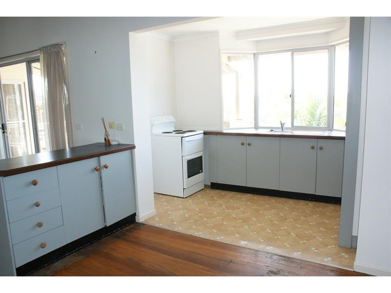 6 Barnes St, Woolgoolga NSW 2456