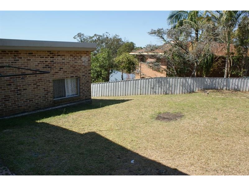 6 Barnes St, Woolgoolga NSW 2456