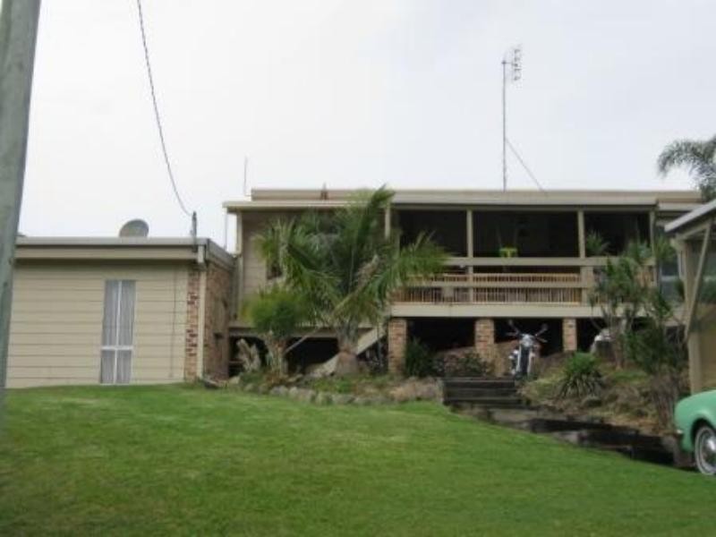 6 Barnes St, Woolgoolga NSW 2456