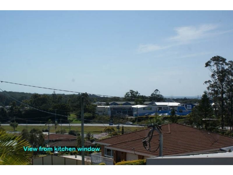 6 Barnes St, Woolgoolga NSW 2456