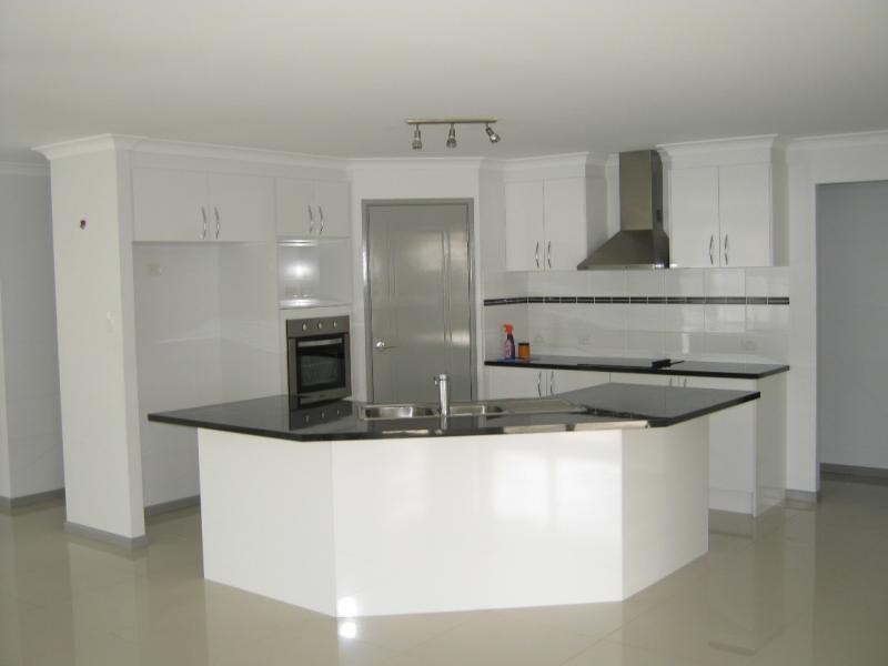 4 Outrigger Pl, Safety Beach NSW 2456