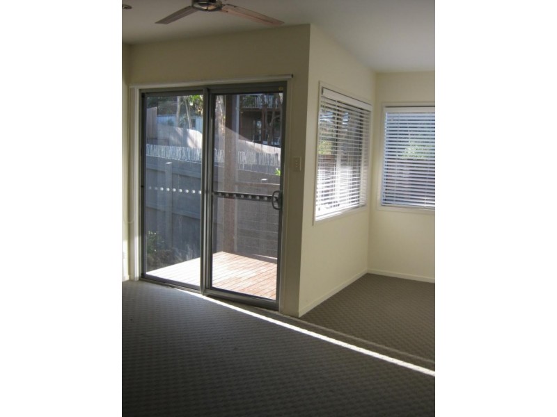 37 Bluff Rd, Emerald Beach NSW 2456