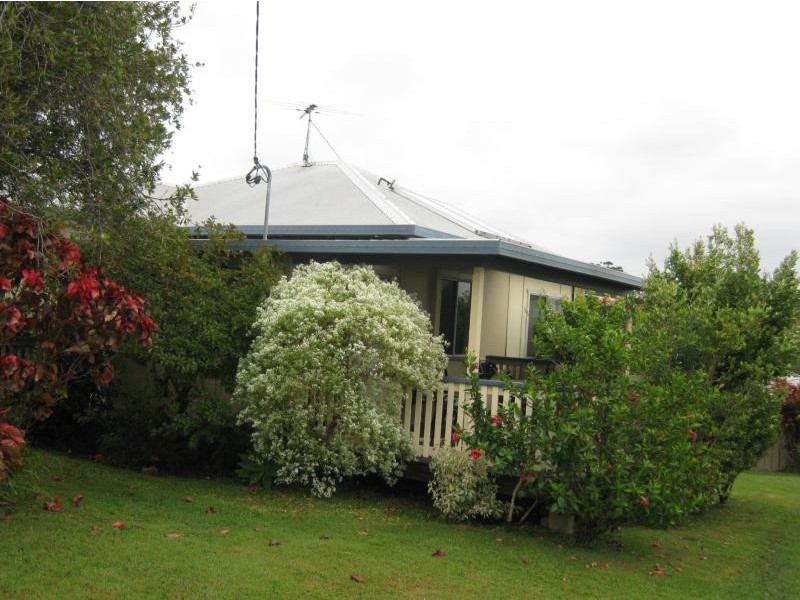 18 Nightingale St, Woolgoolga NSW 2456