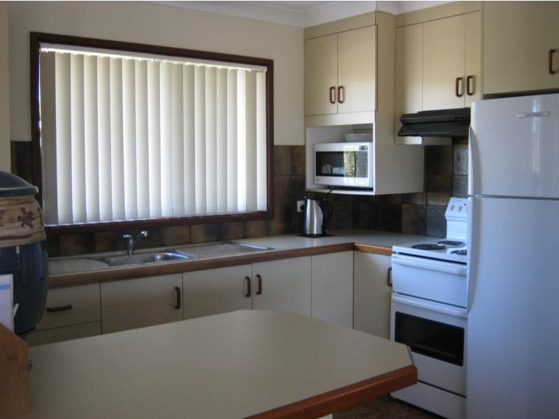 12 Lakeview  Avenue, Safety Beach NSW 2456