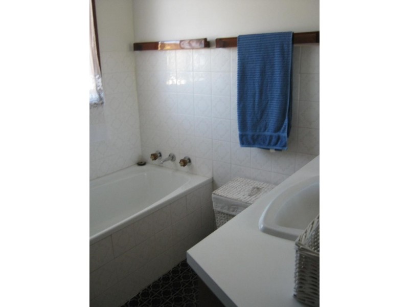 12 Lakeview  Avenue, Safety Beach NSW 2456