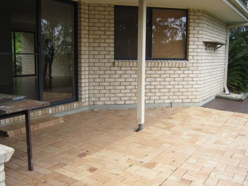 15 Azure Ave, Emerald Beach NSW 2456